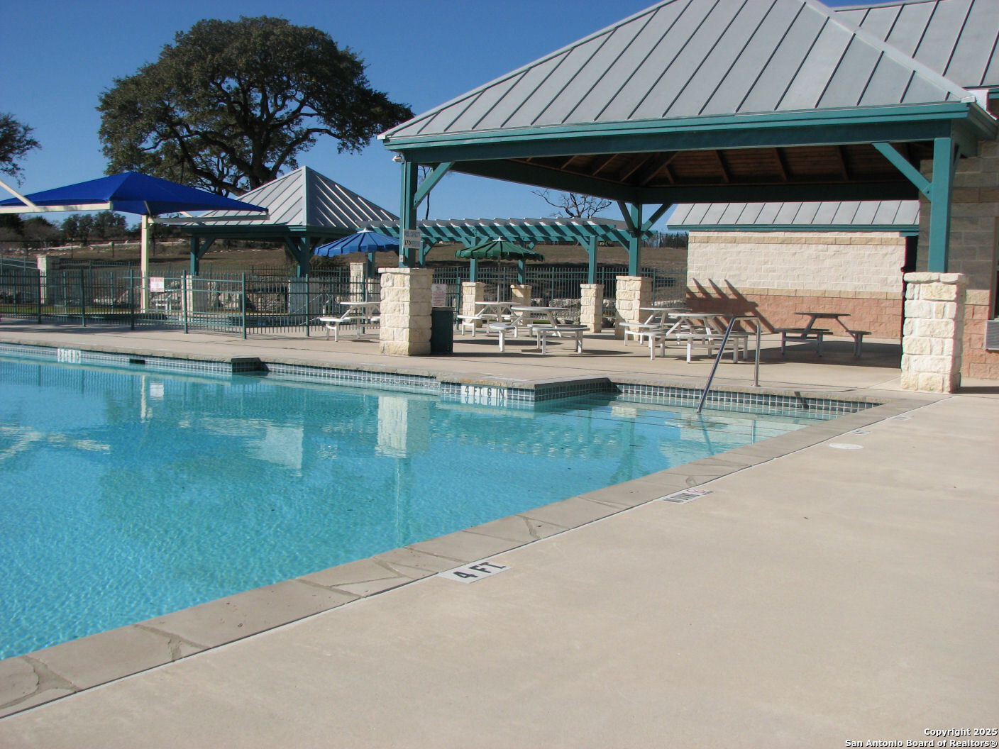 main property photo 14