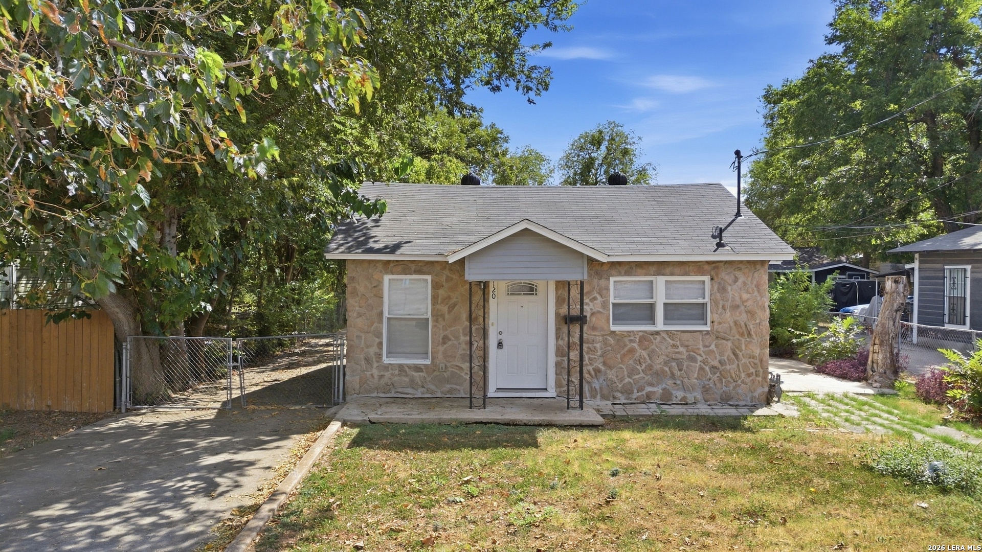 main property photo 22