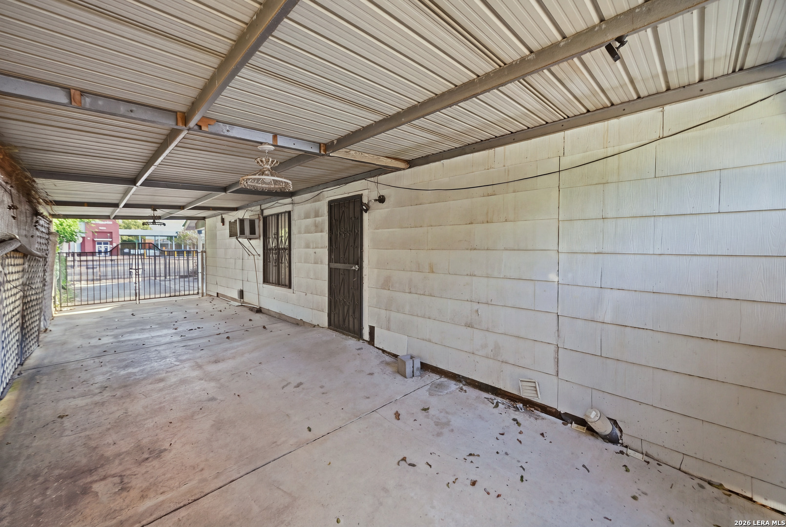 main property photo 33