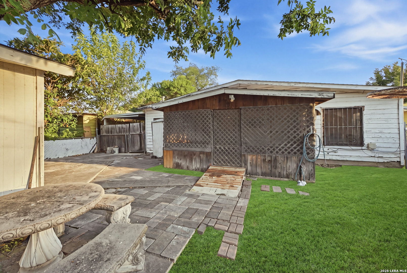 main property photo 40