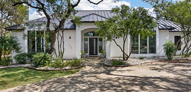 image of property with 5 Bed | 4 Bath | 4,342 Sqft