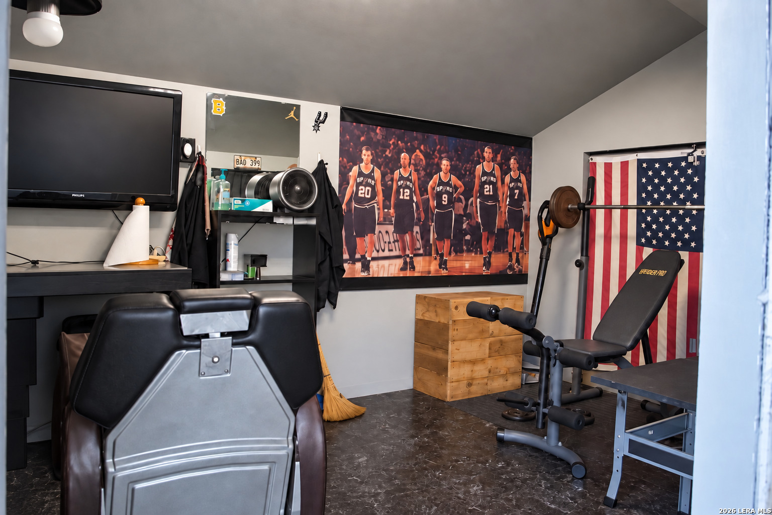 main property photo 19