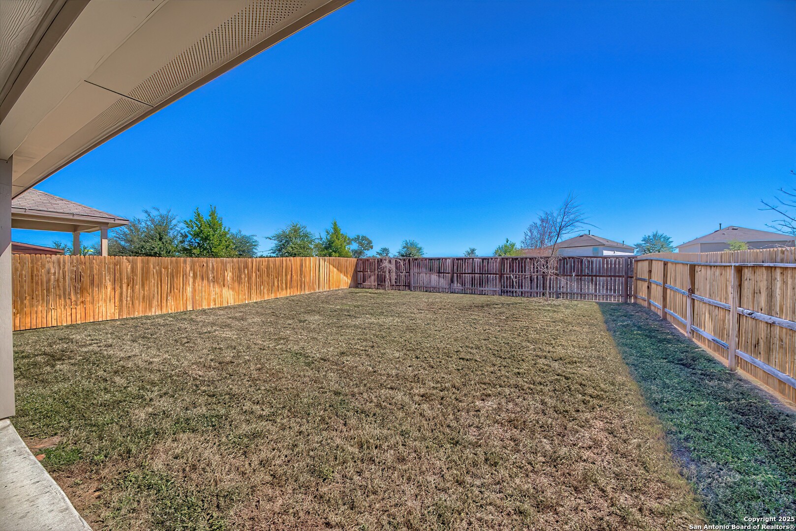 main property photo 27