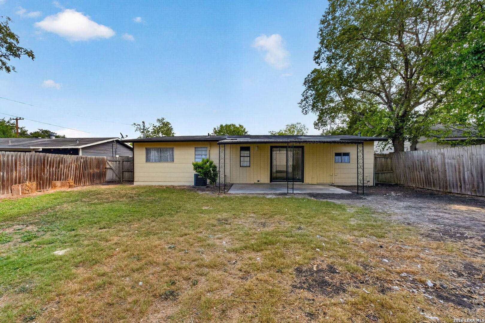 main property photo 28