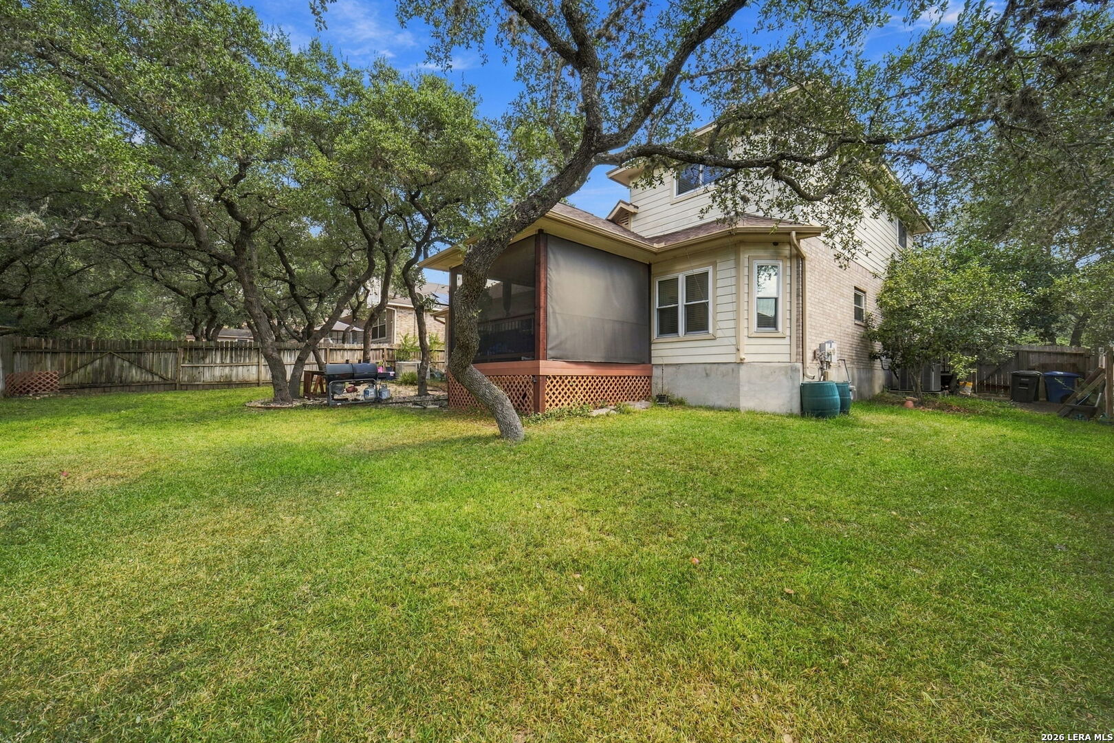 main property photo 30