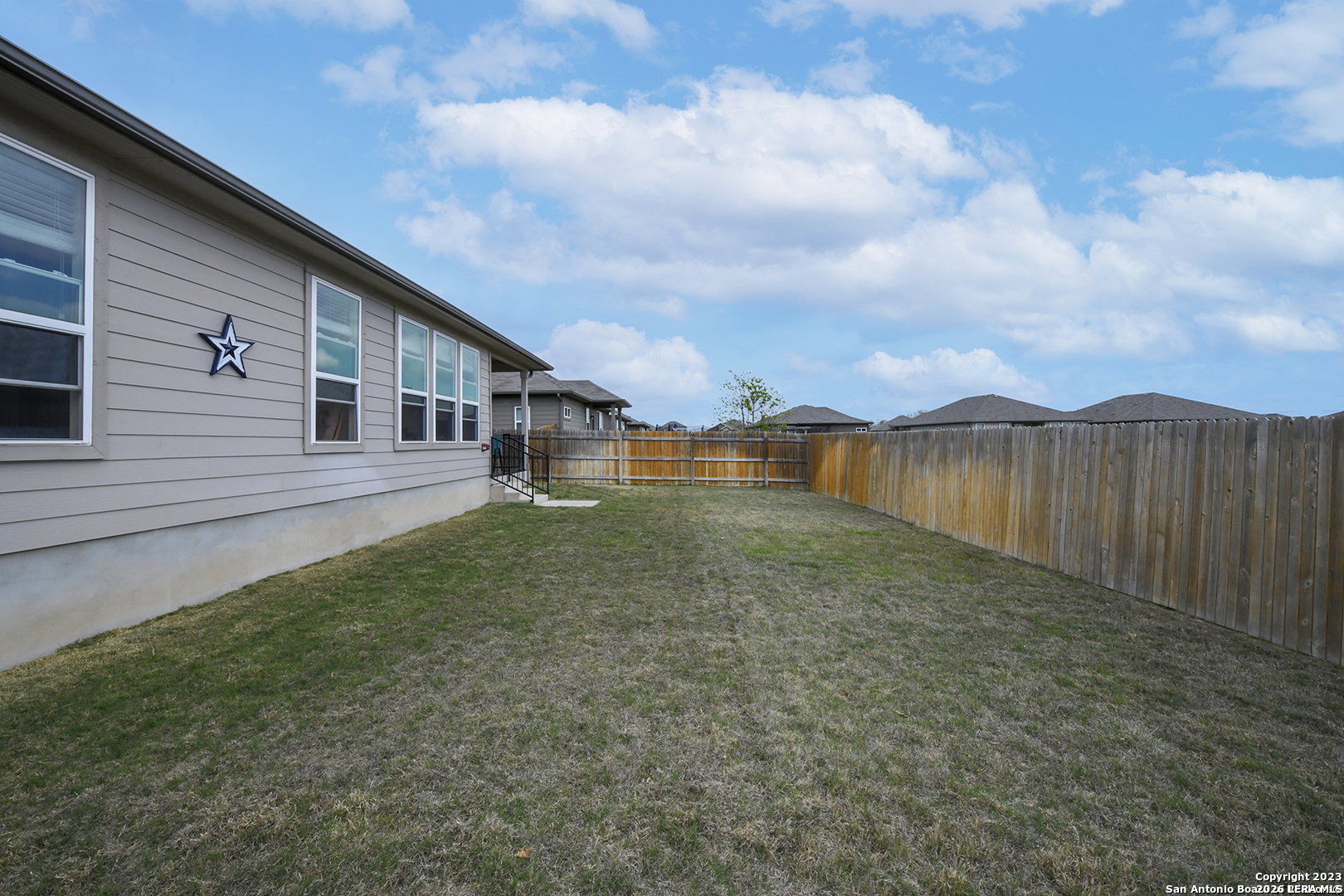main property photo 23