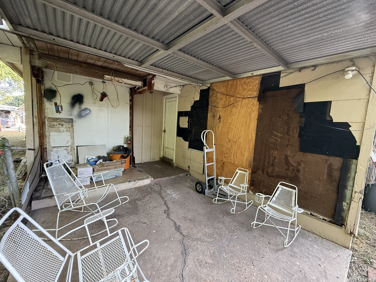 main property photo 13
