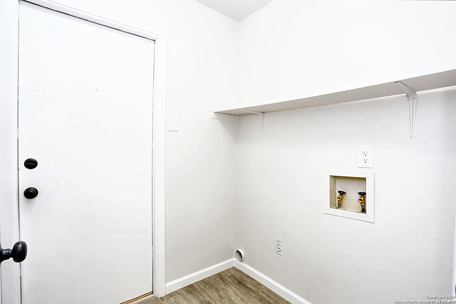 main property photo 18