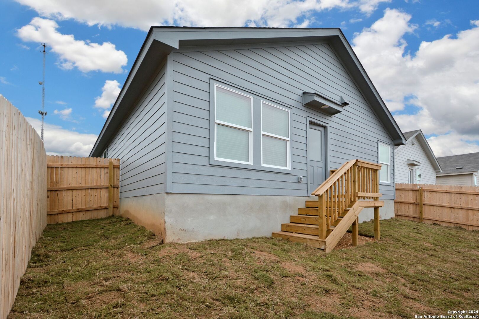 main property photo 25