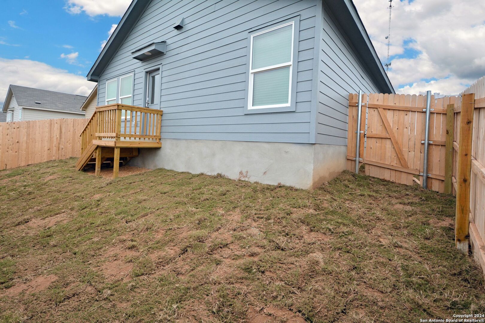 main property photo 27