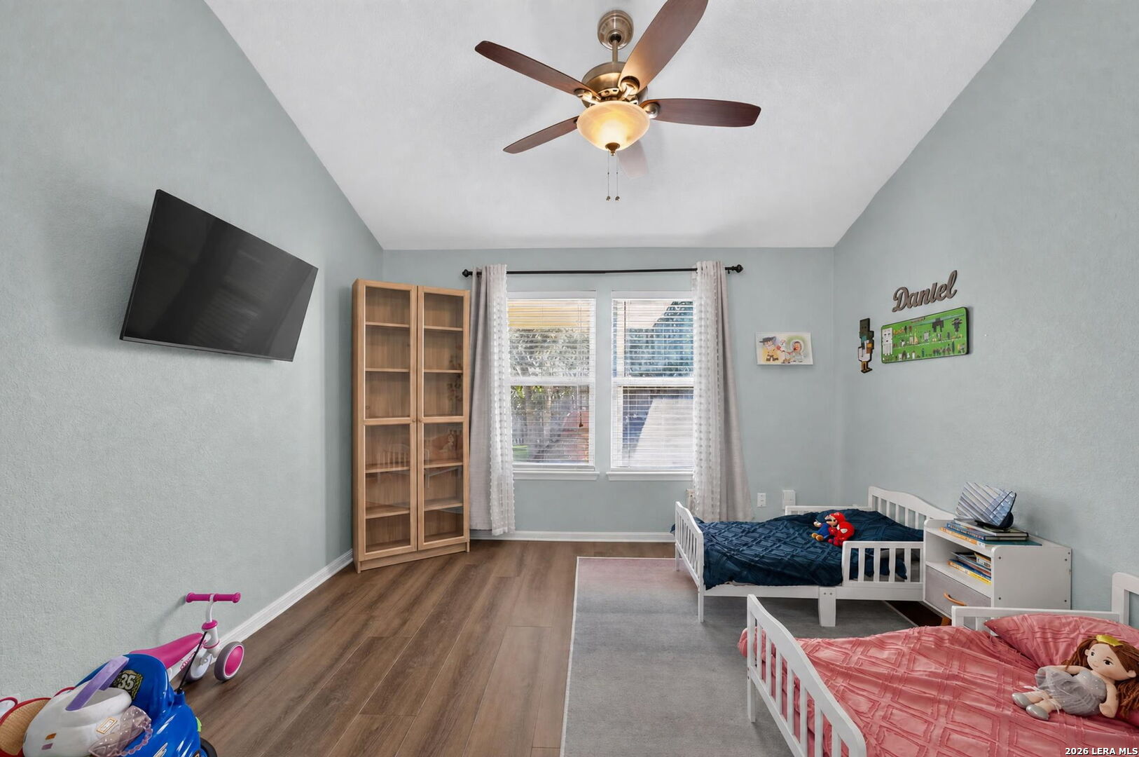 main property photo 29
