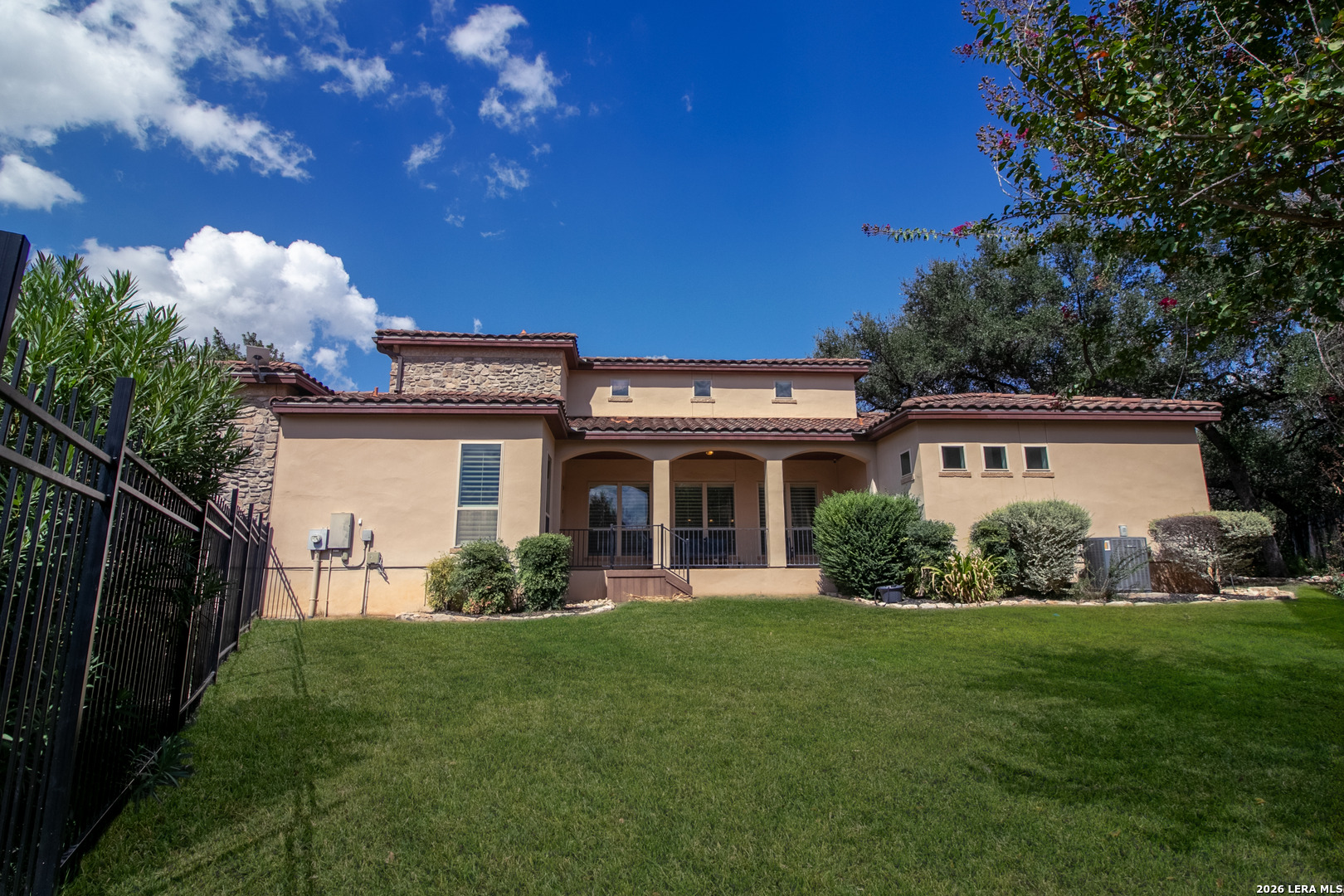 main property photo 28
