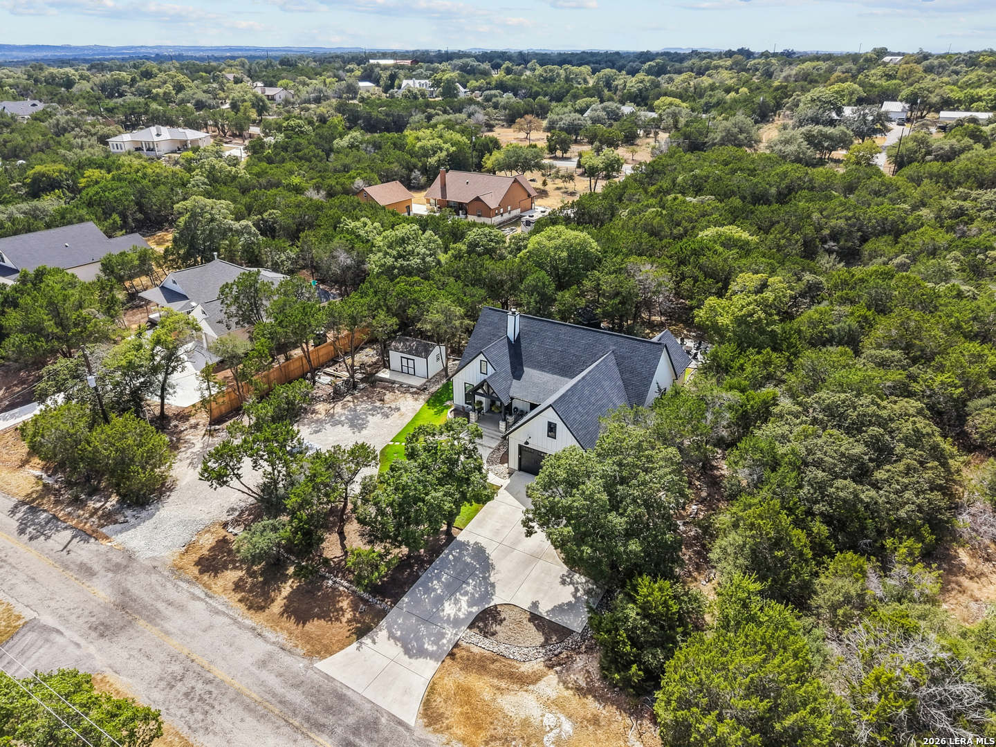 main property photo 40