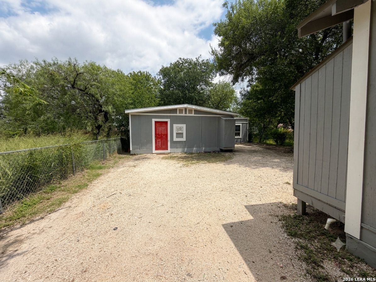 main property photo 3
