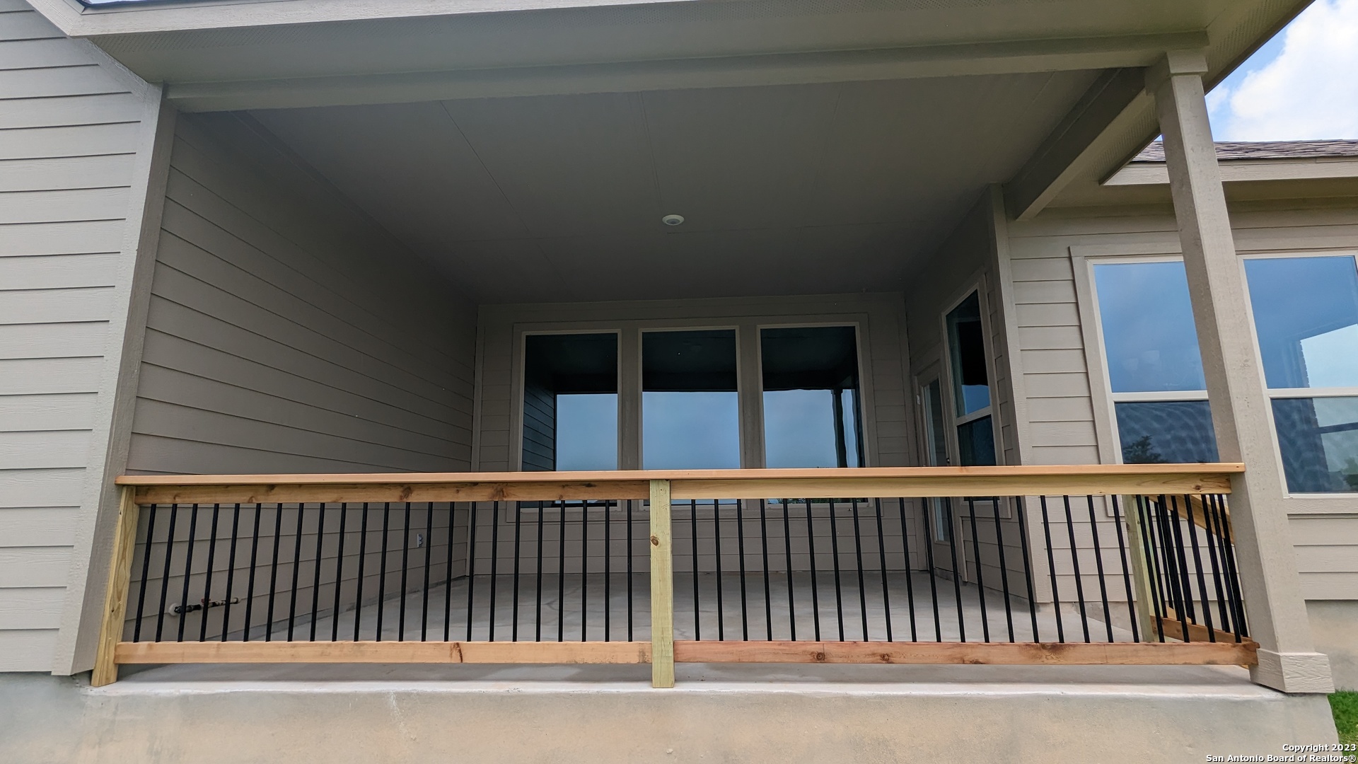 main property photo 9