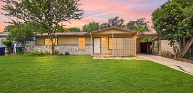 image of property with 3 Bed | 1 Bath | 1,114 Sqft