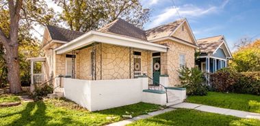 image of property with 3 Bed | 2 Bath | 1,132 Sqft