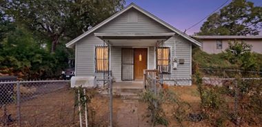 image of property with 4 Bed | 1 Bath | 1,081 Sqft