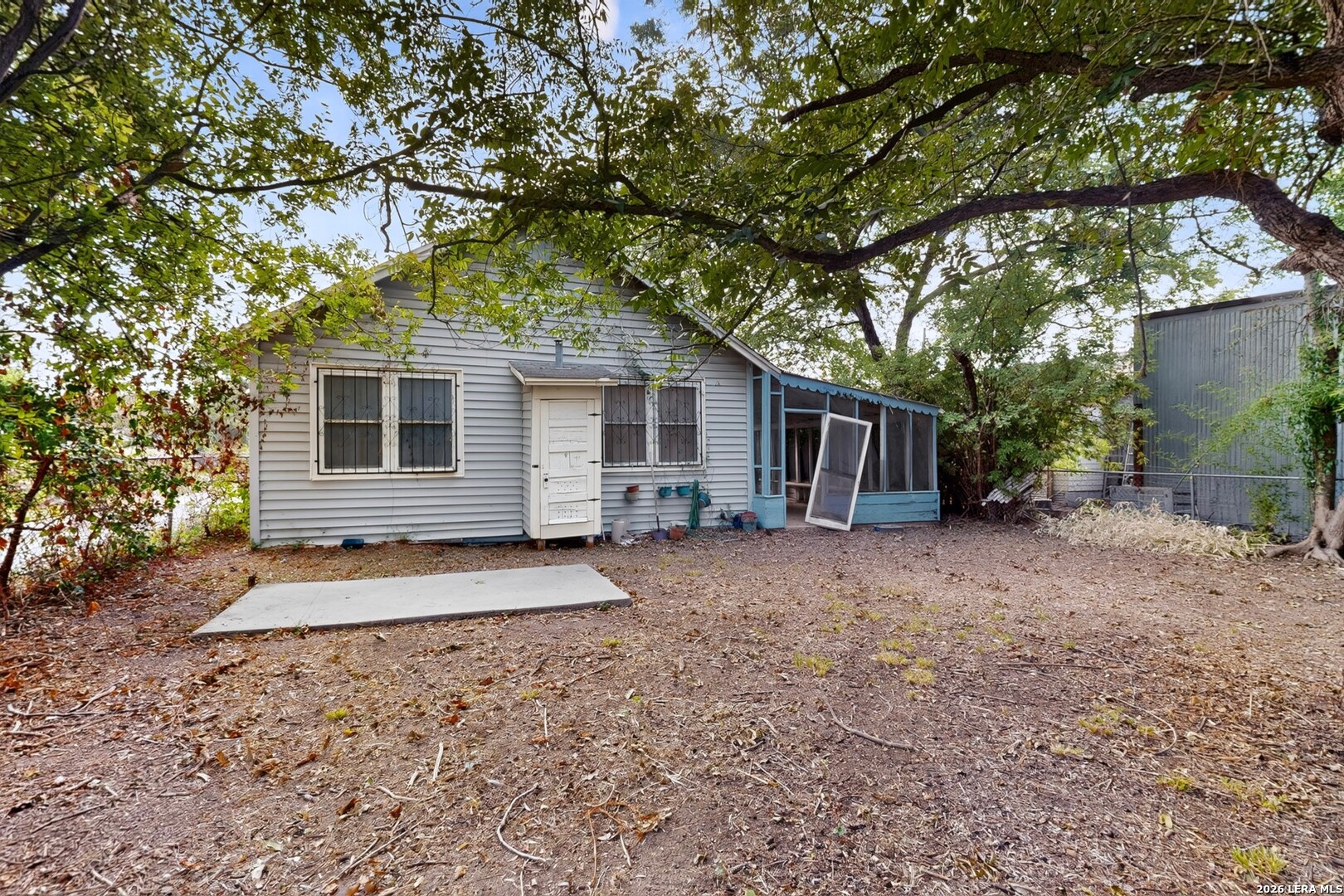 main property photo 27