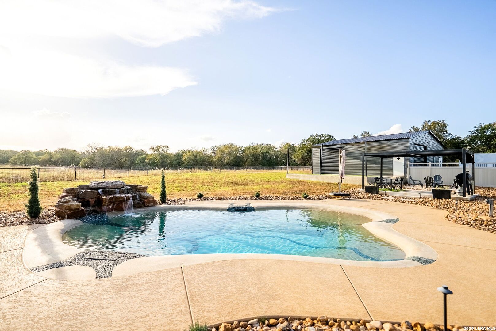 main property photo 74