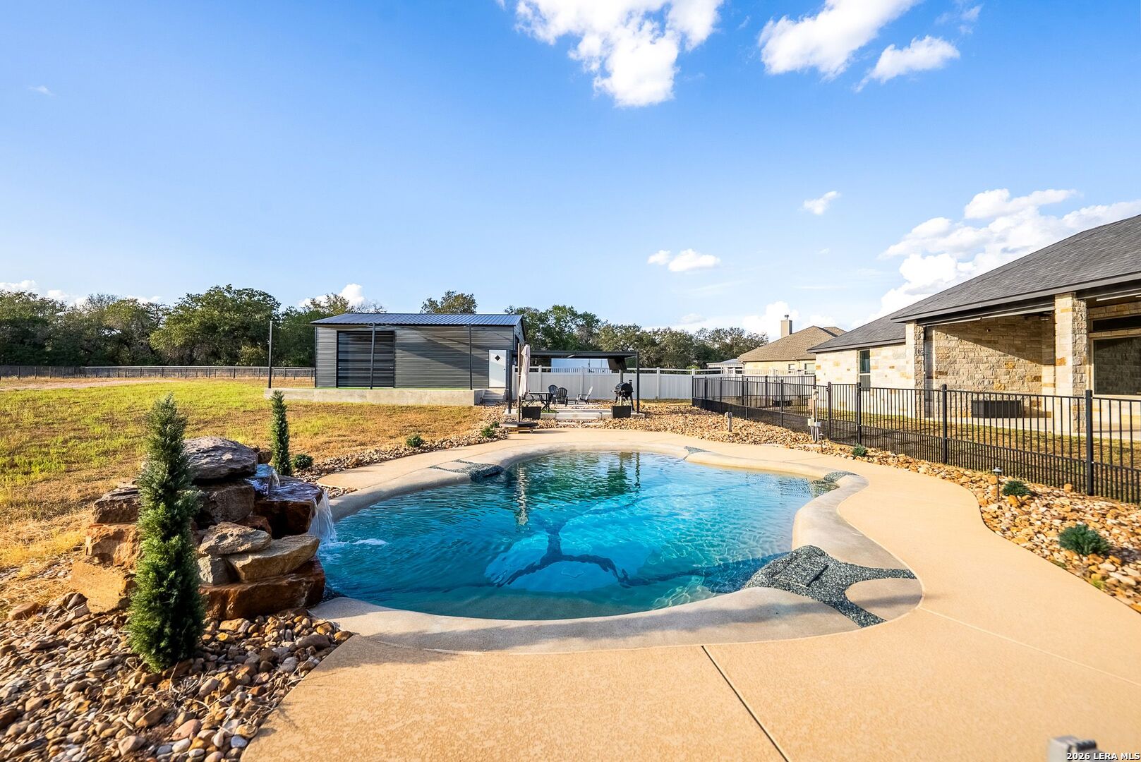 main property photo 77