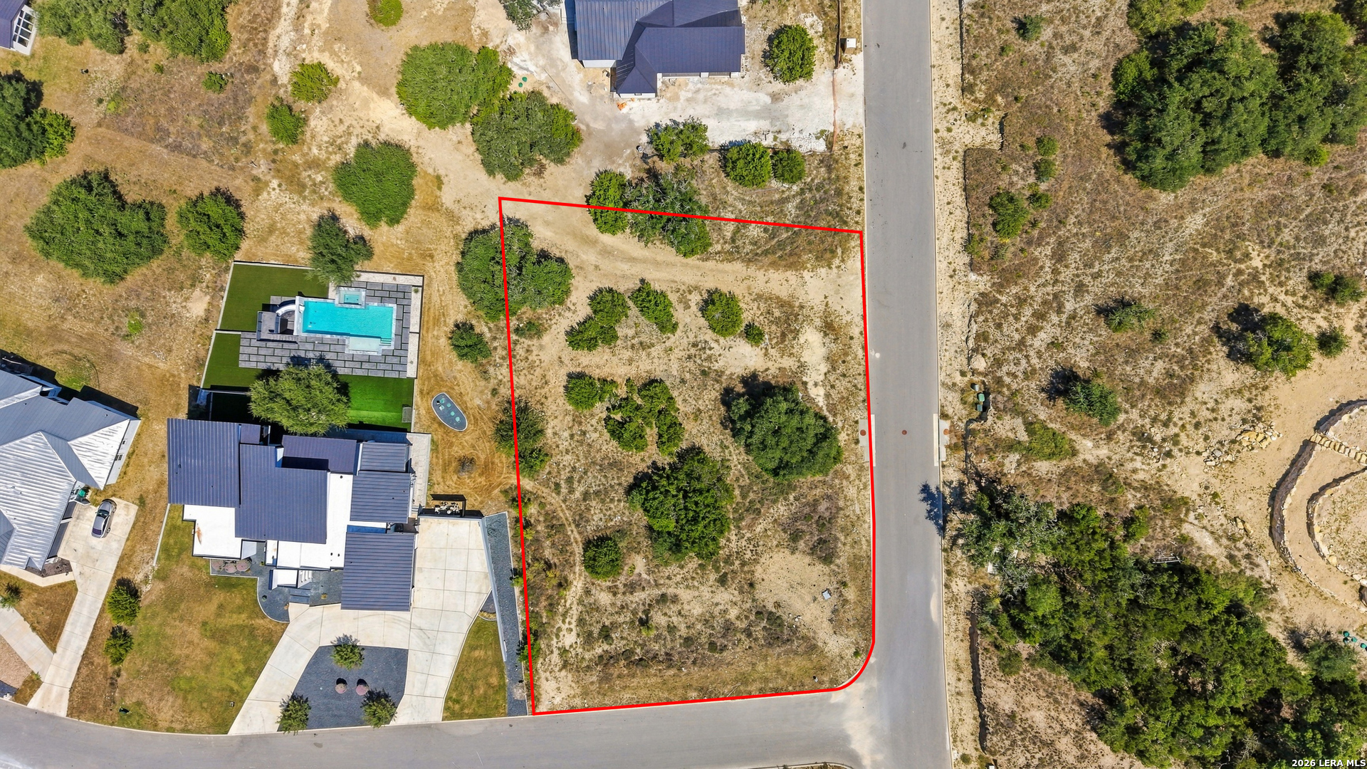 main property photo 13