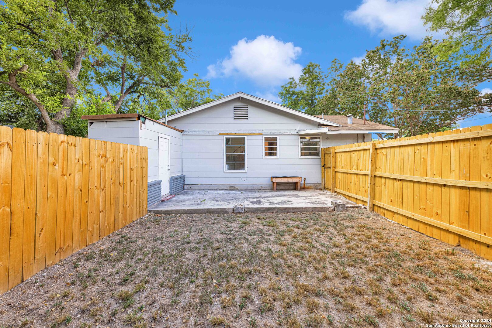 main property photo 12