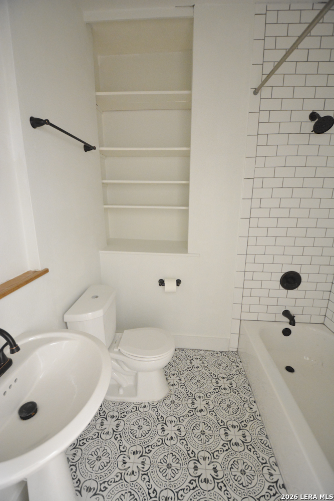 main property photo 14
