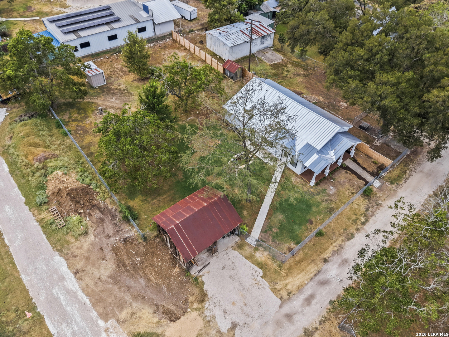 main property photo 37