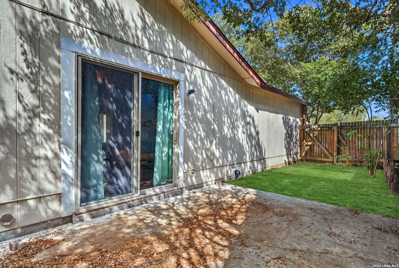 main property photo 17