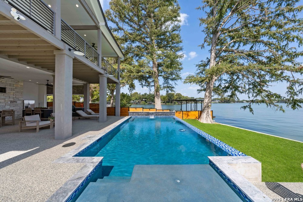 main property photo 59