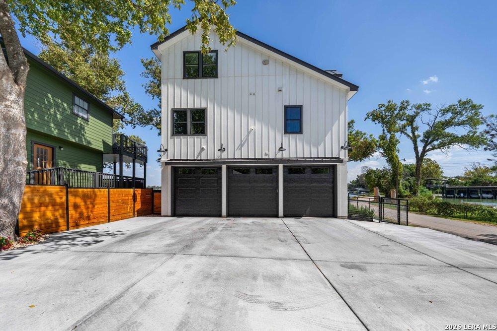 main property photo 76