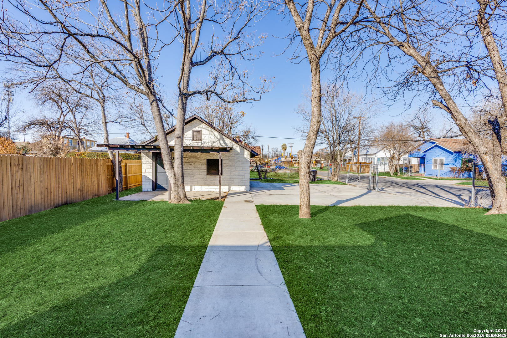main property photo 16