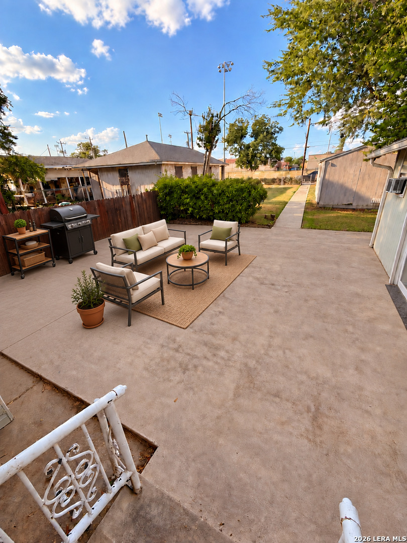 main property photo 28