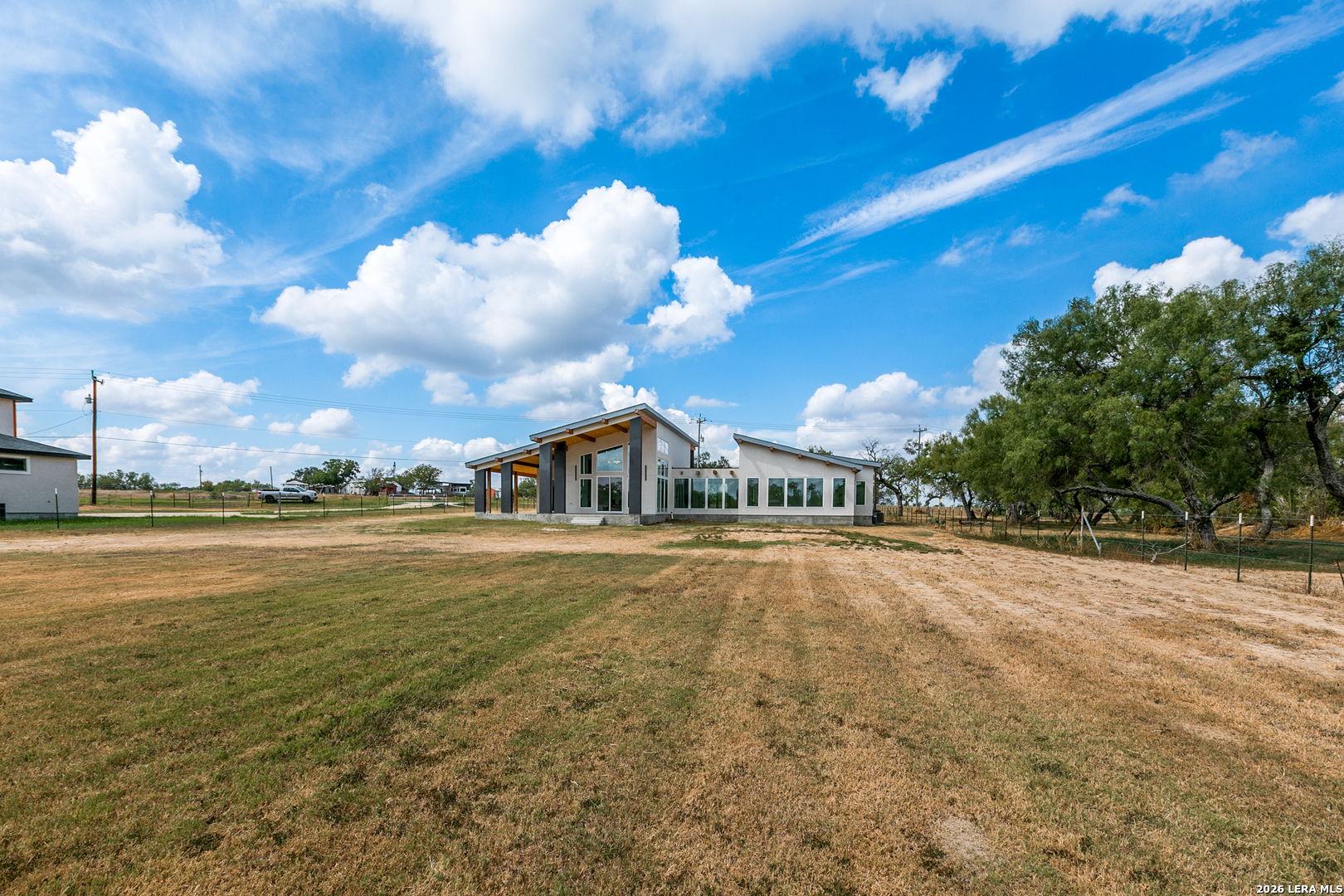 main property photo 25