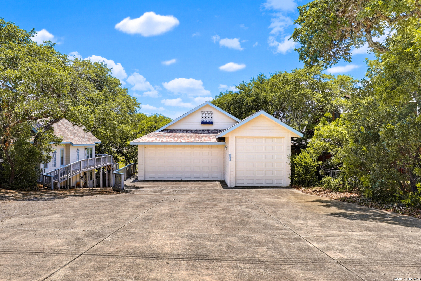 main property photo 45