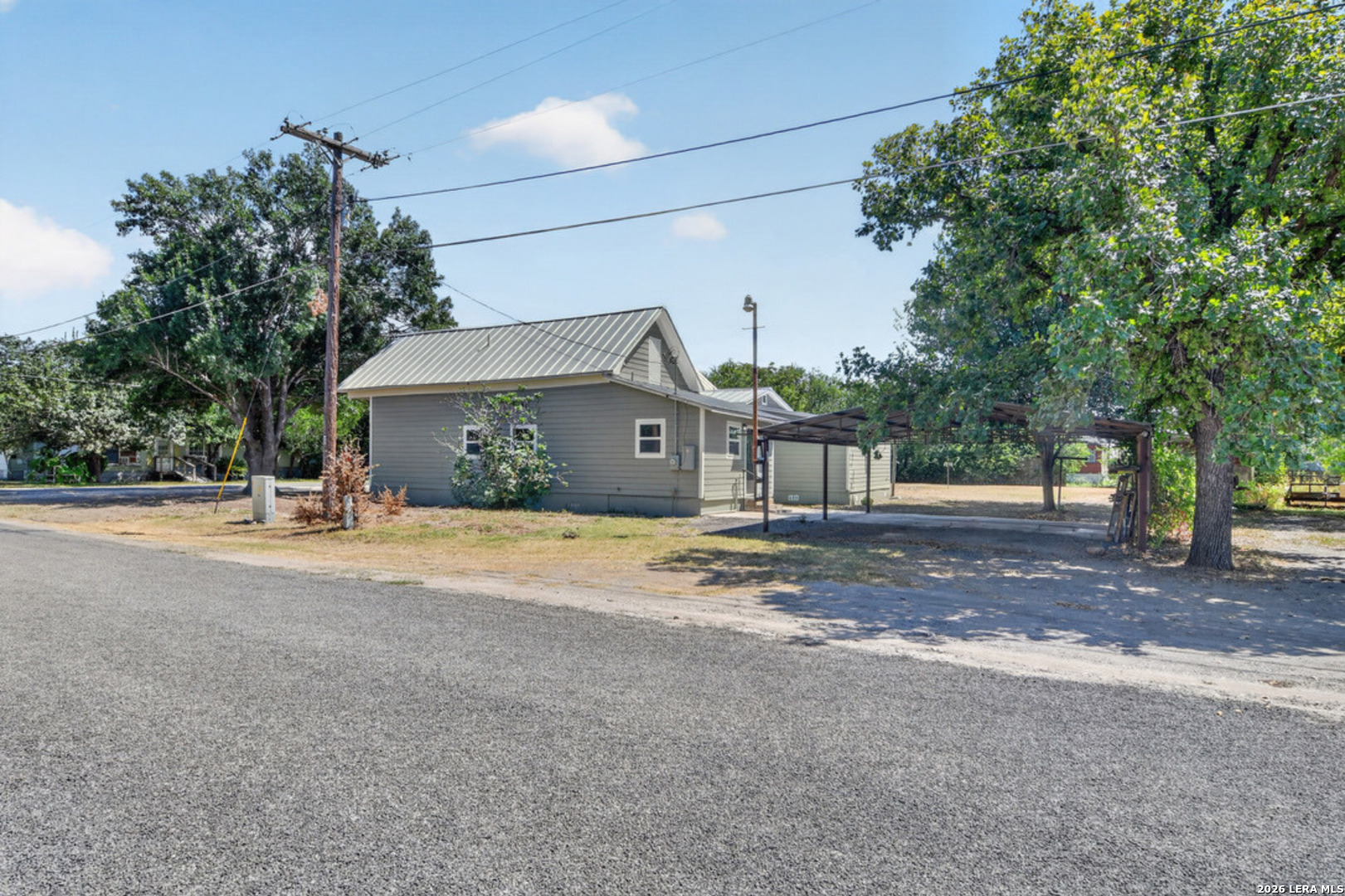 main property photo 20