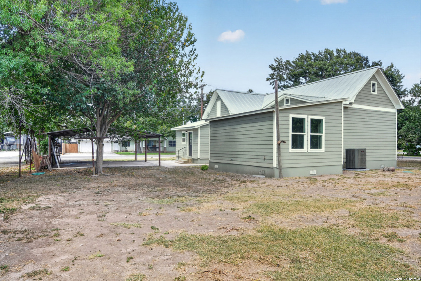 main property photo 22