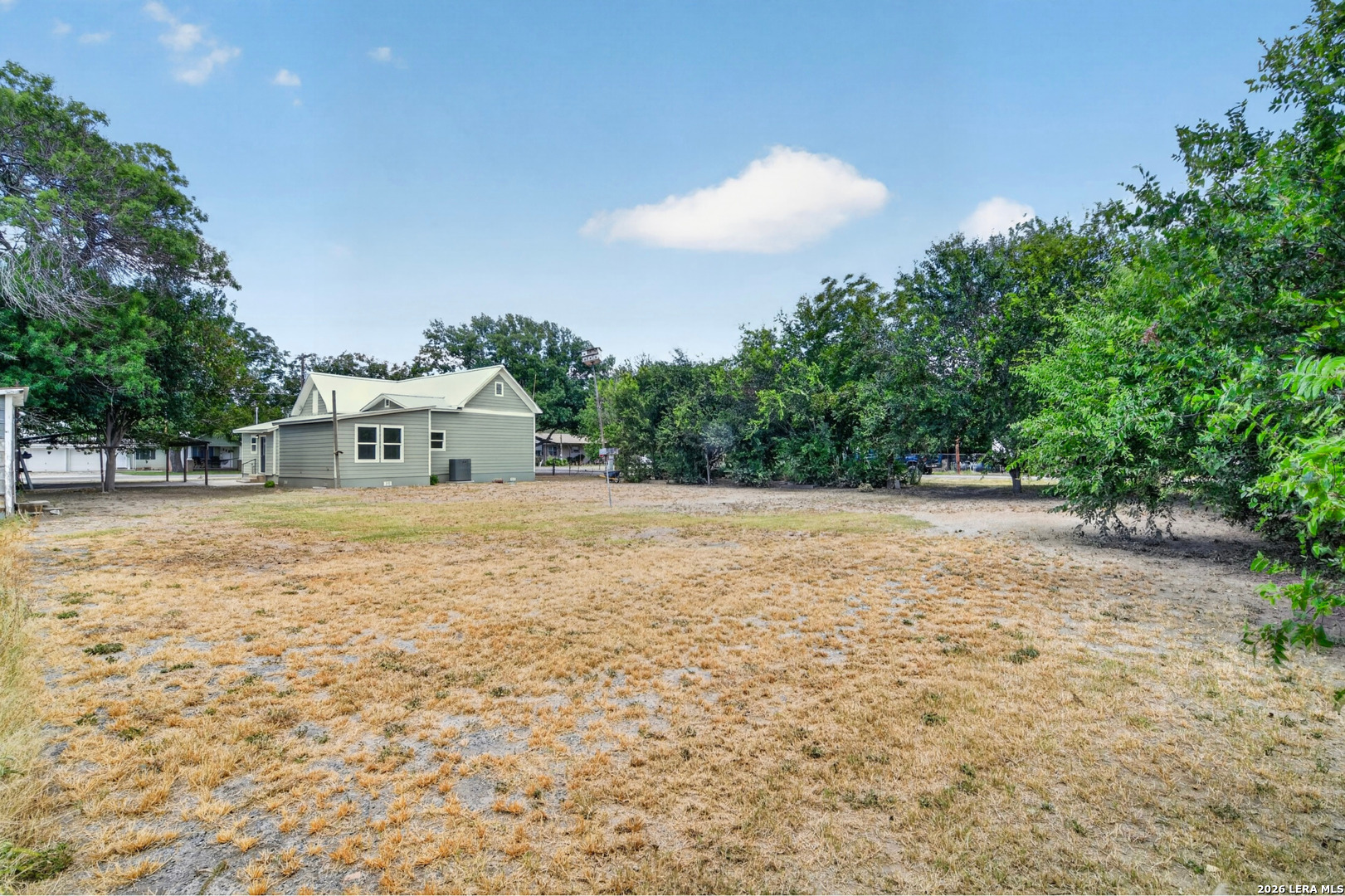 main property photo 23