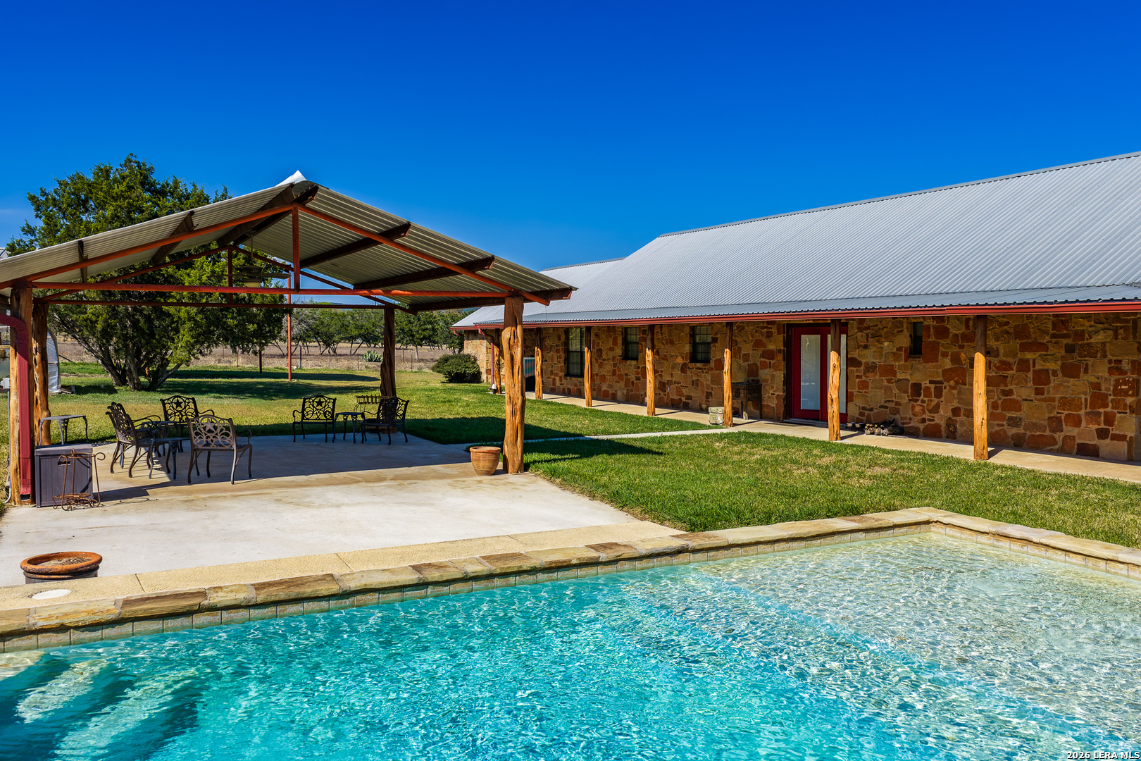 main property photo 41