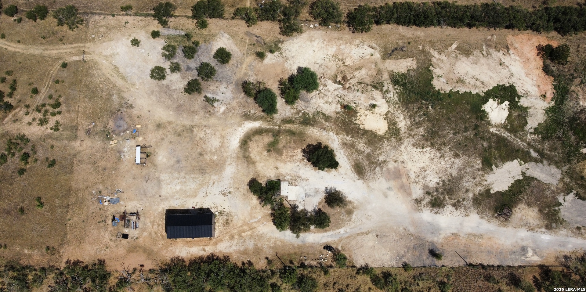 main property photo 28