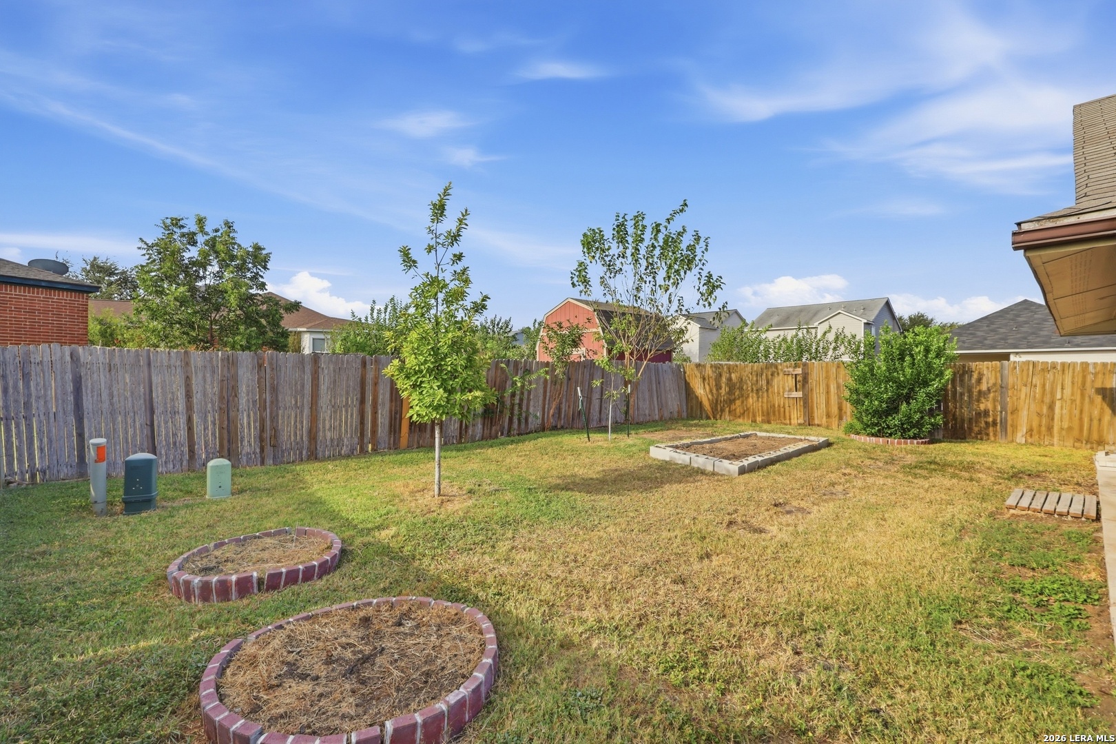 main property photo 14