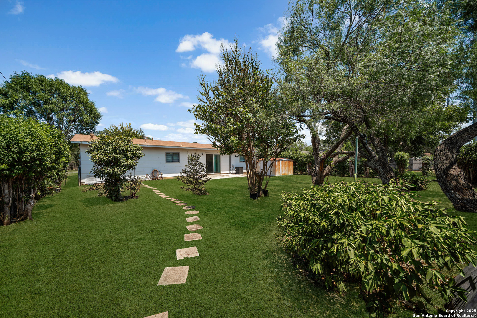 main property photo 23