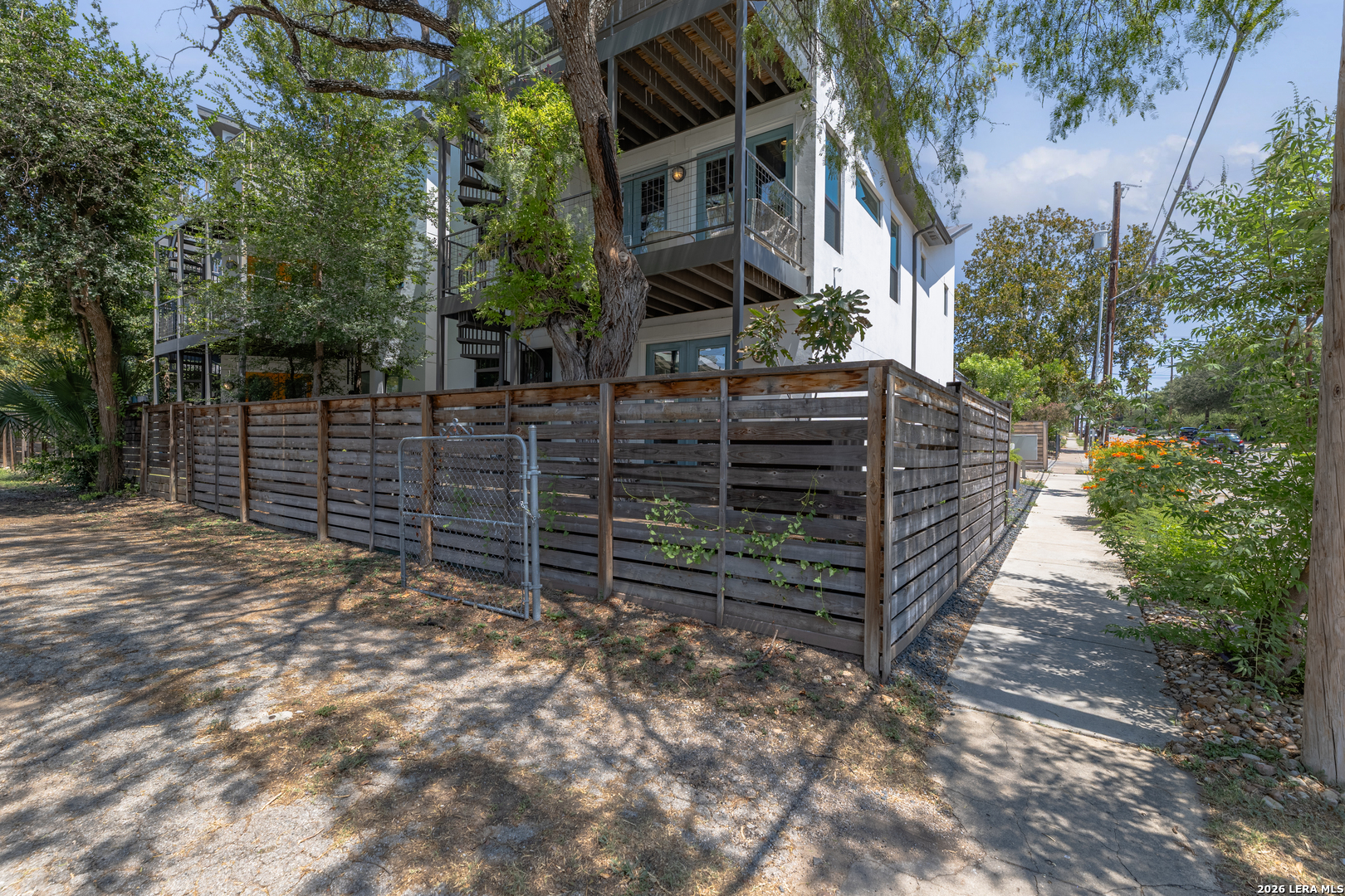 main property photo 49