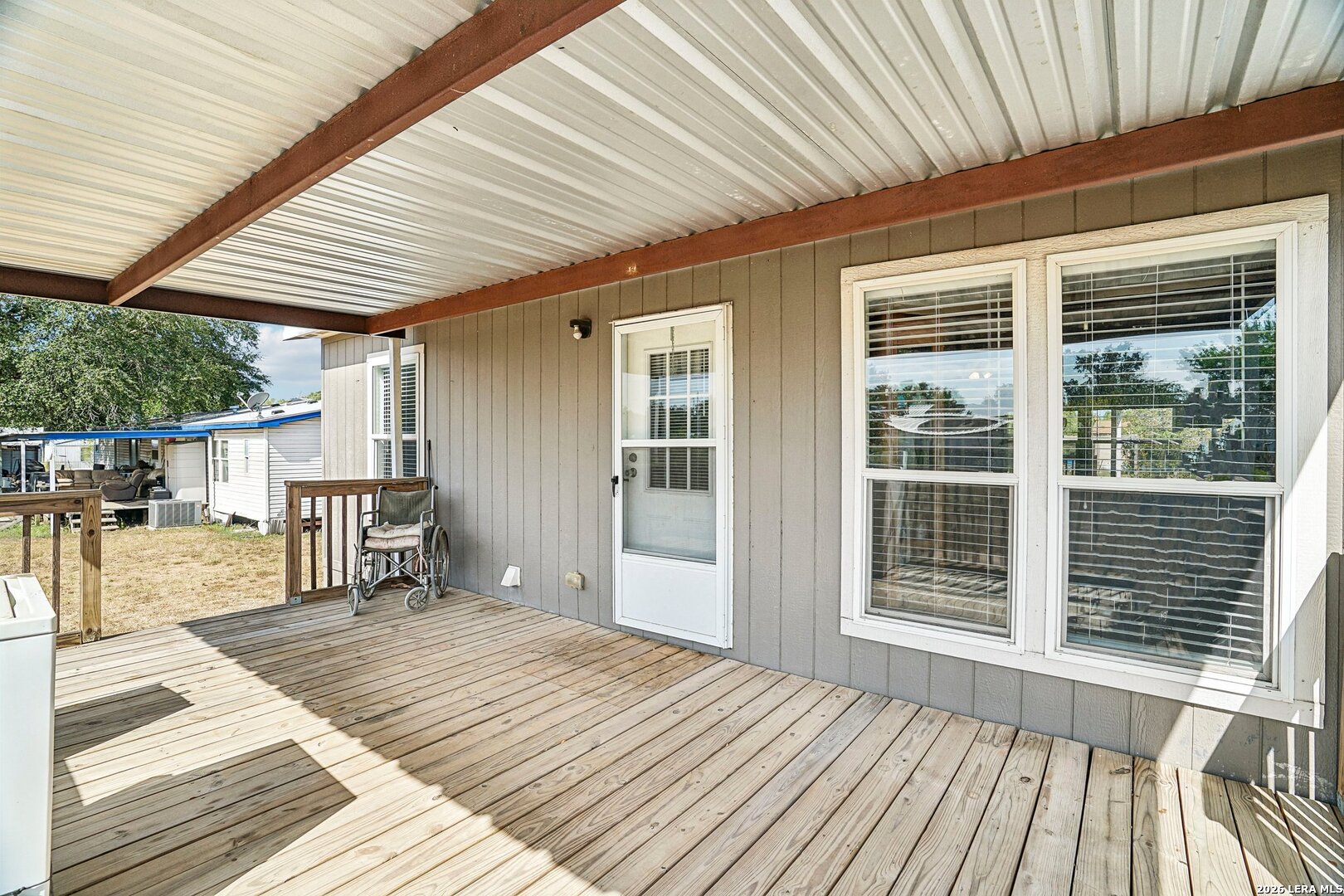 main property photo 37