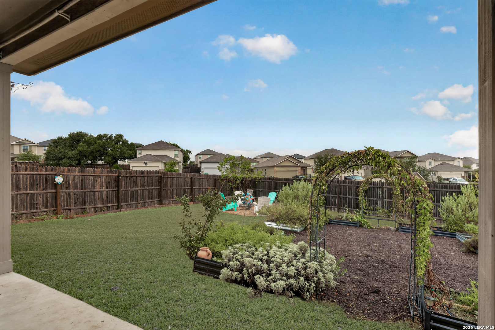 main property photo 28
