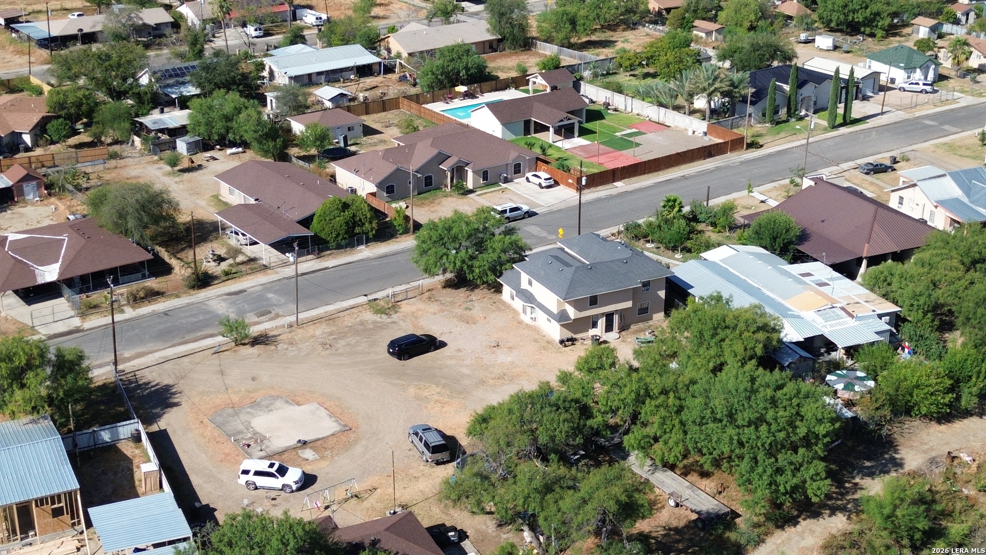 main property photo 32