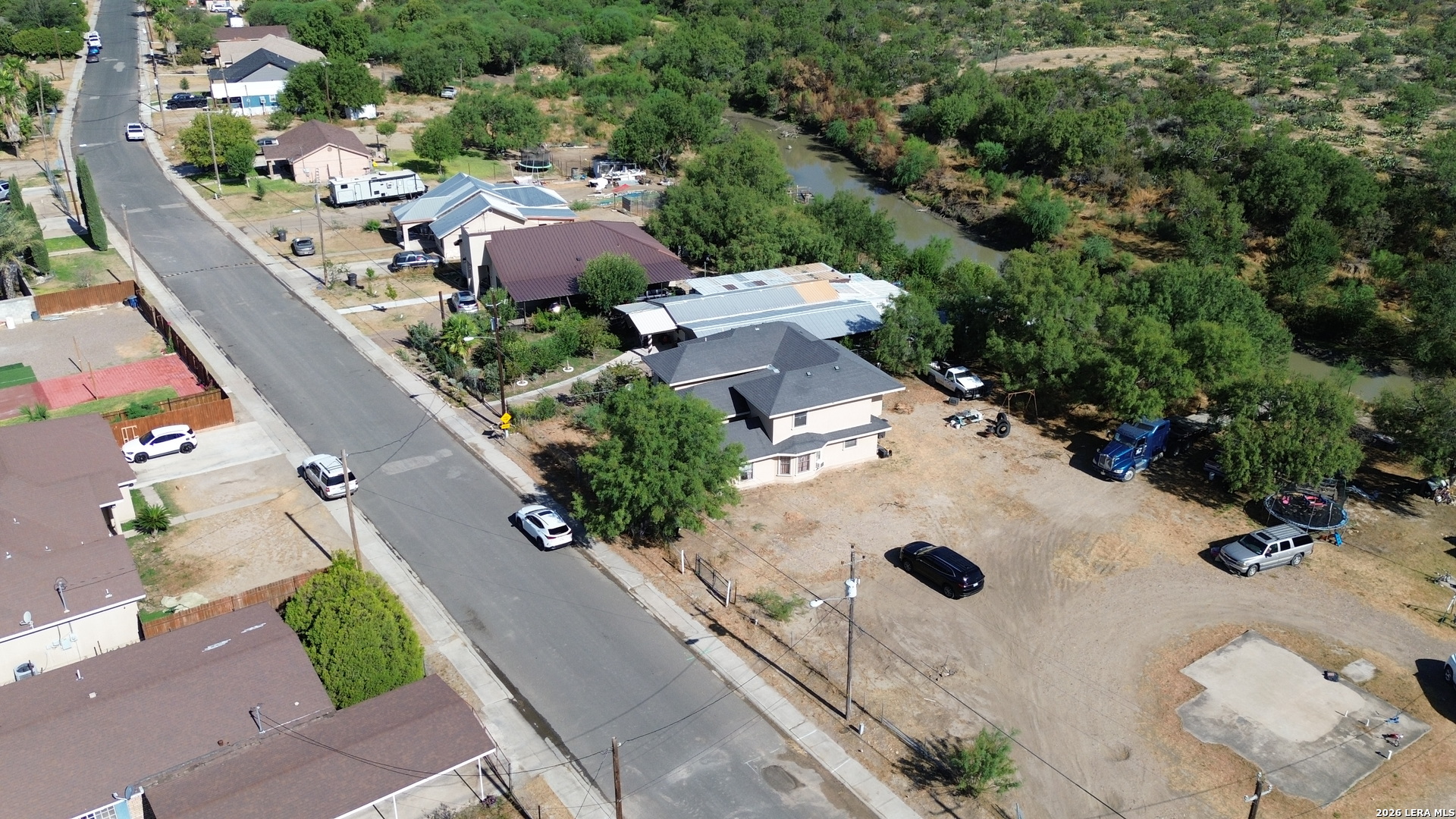 main property photo 35