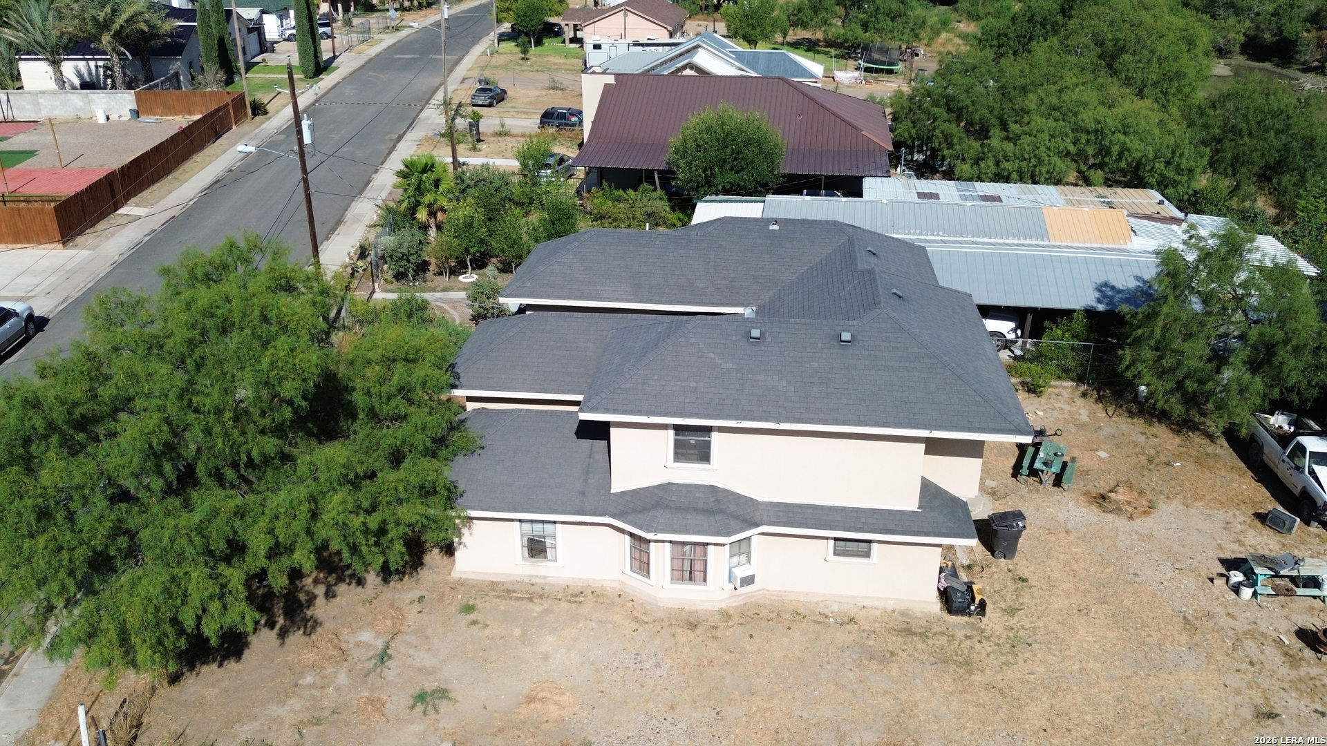 main property photo 36