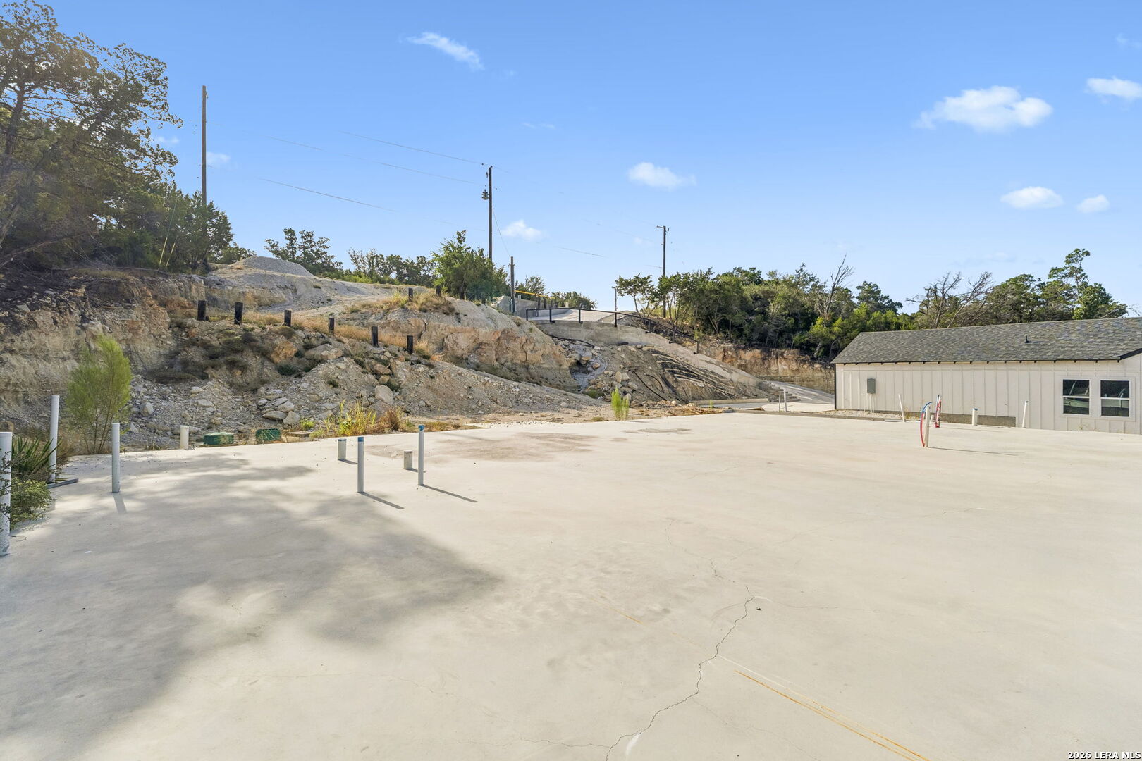 main property photo 9